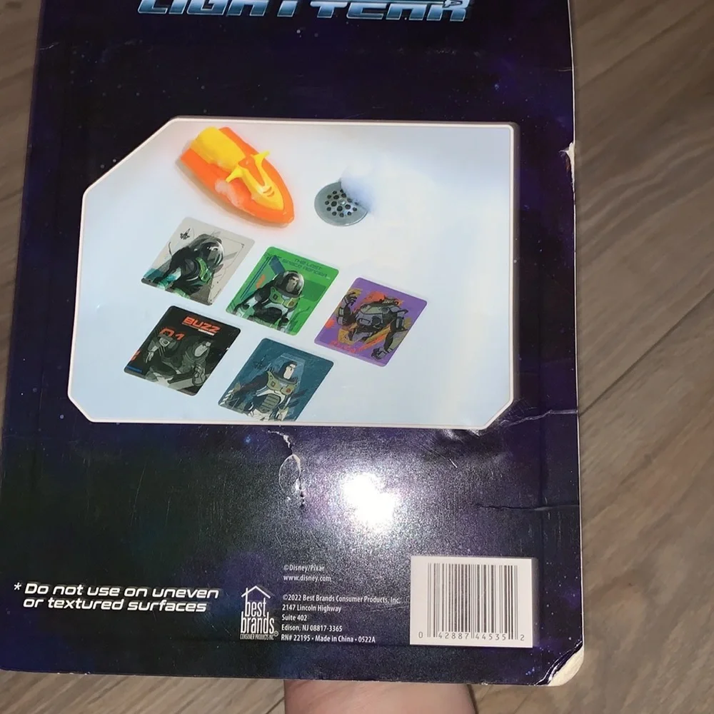 NWT Disney Pixar Buzz Lightyear 5pk tub treads